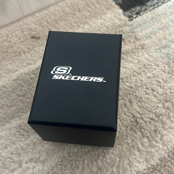 Watch - Picture 3 of 3